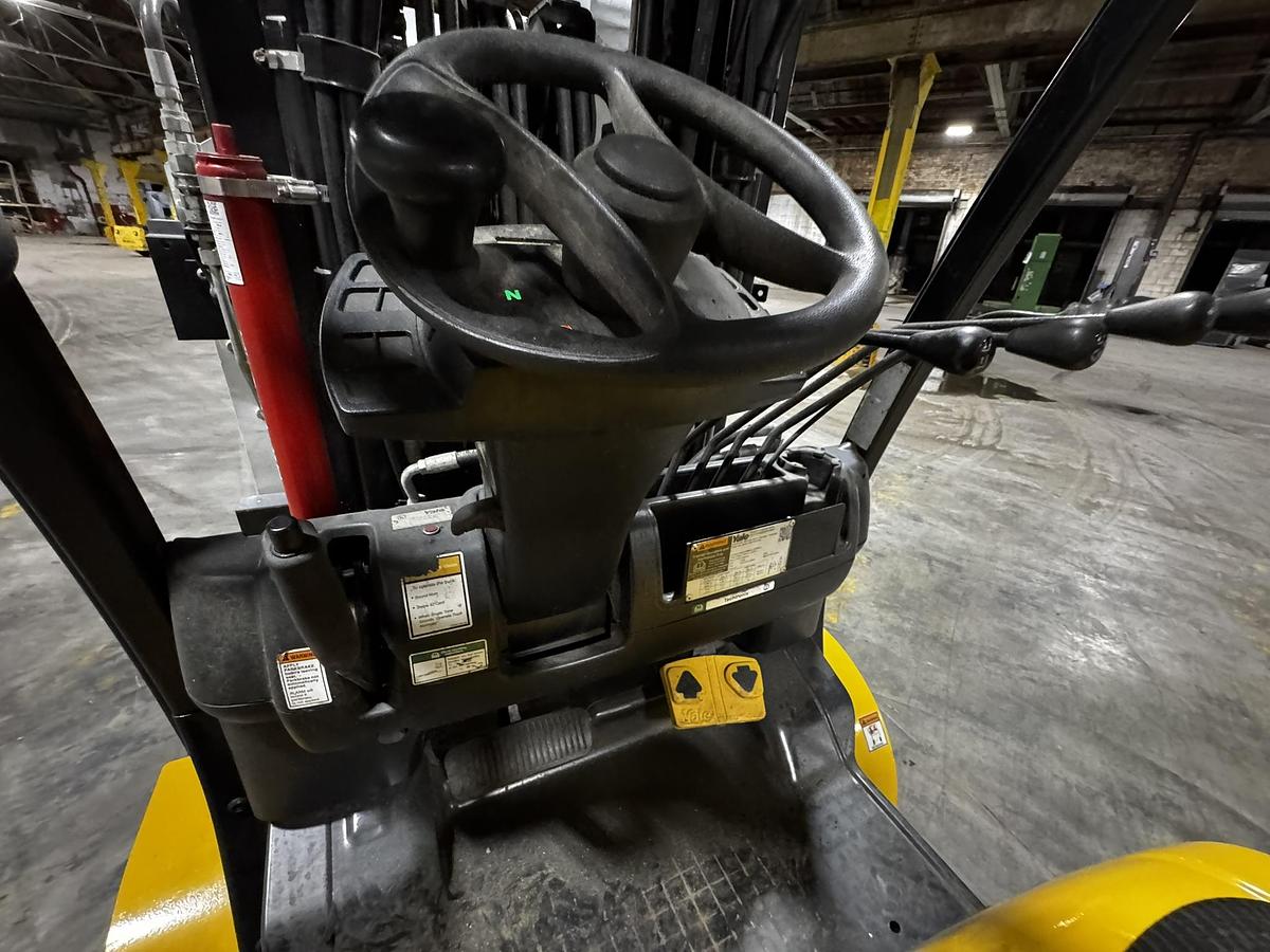 Used 12,000 LB. YALE MDL GLC120VX LH92"/RH185" WITH 72" CASCADE PAPER ROLL CLAMP MANUFACTURED 2019
