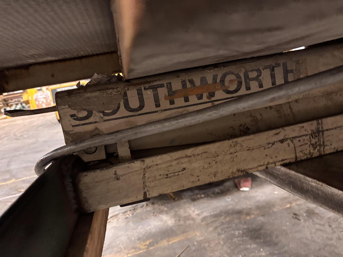 Used SOUTHWORTH SCISSOR LIFT TABLE 2,000 POUND CAPACITY 8'X4'X5'