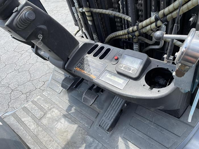 Used TOYOTA 8FGC55U-PRS 12000LB CAPACITY TRUCK W/CASCADE 60" DIA. ROLL CLAMP