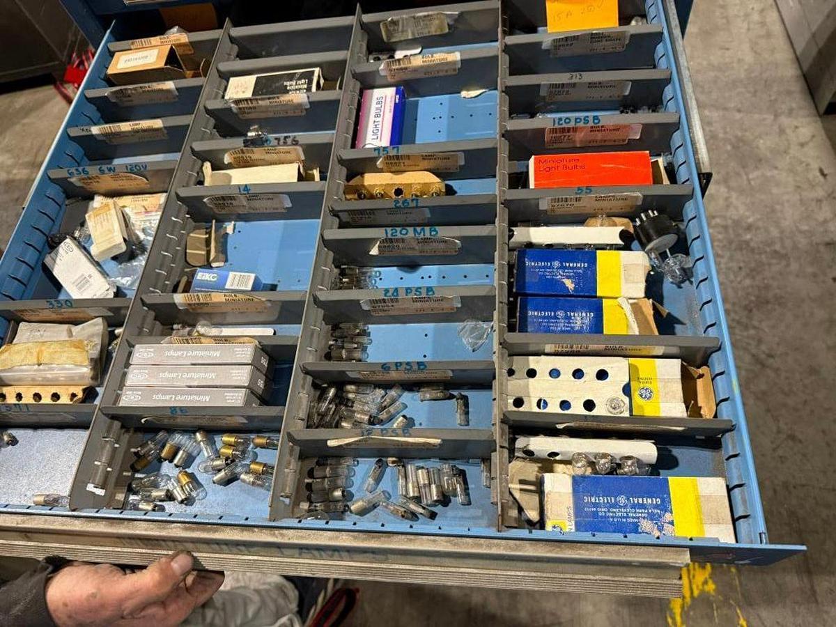 Used LYON 17 DRAWER 100L CABINET CONTENT NOT INCLUDED