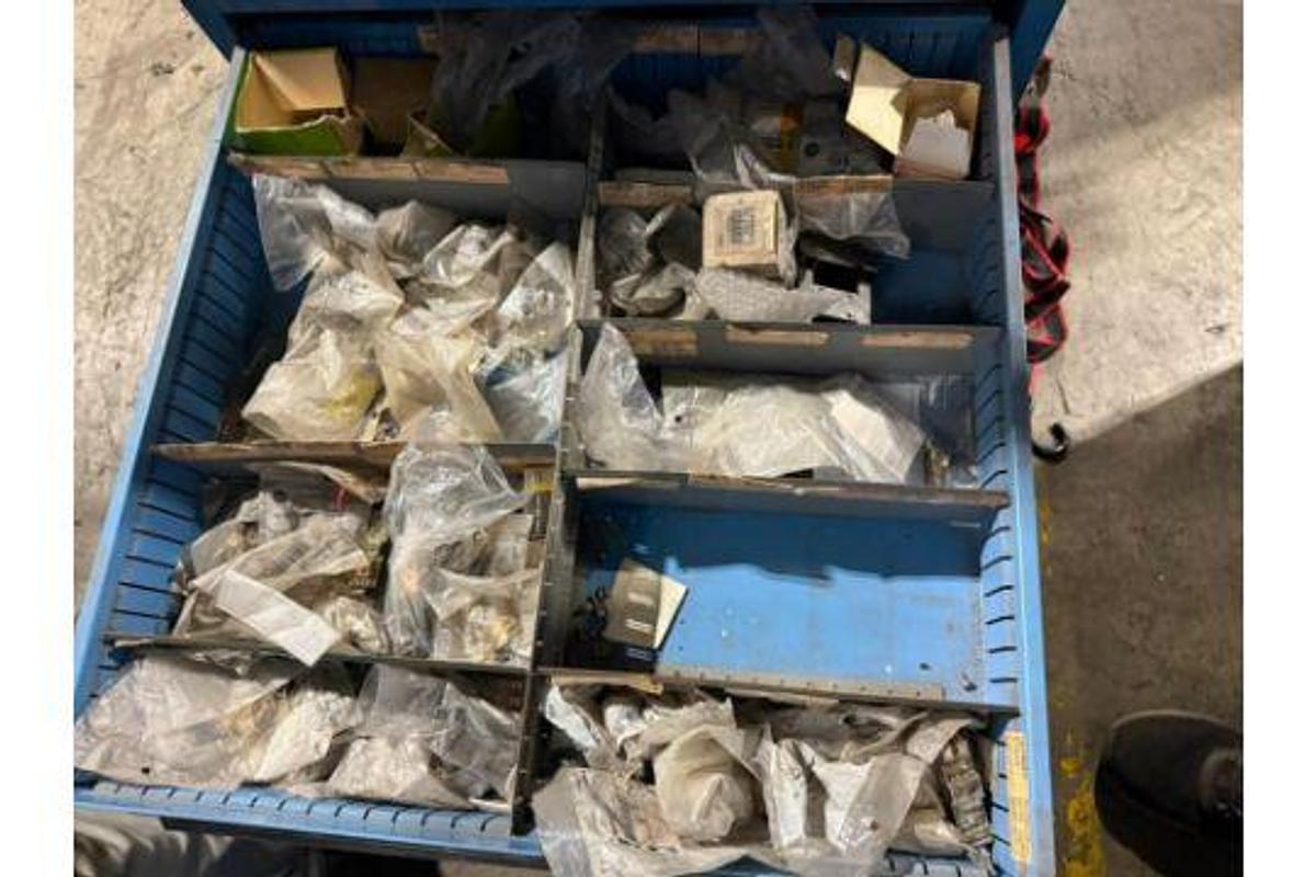 Used LYON 11 DRAWR TOOL CABINET CONTENTS NOT INCLUDED