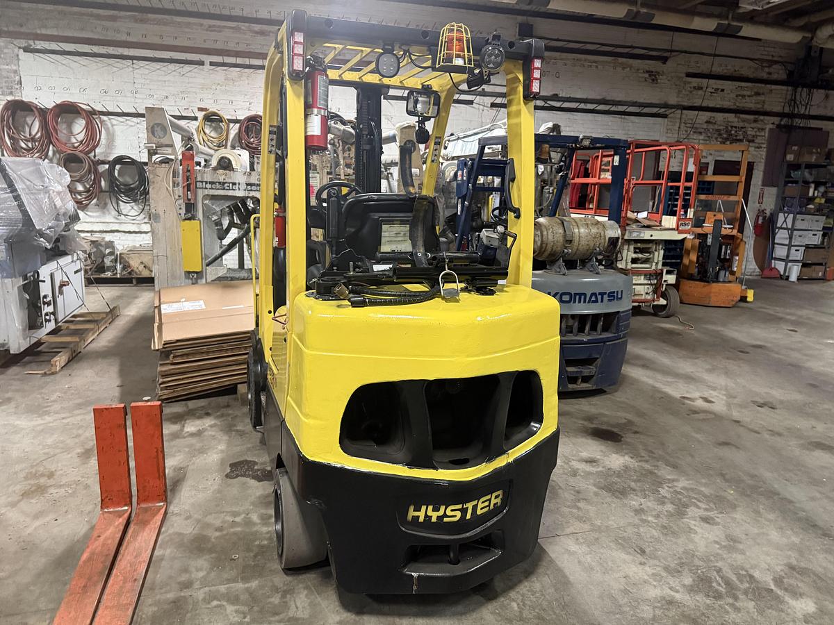 Used 7,000 POUND LB. HYSTER MODEL S70FT FORKLIFT SS/FP
