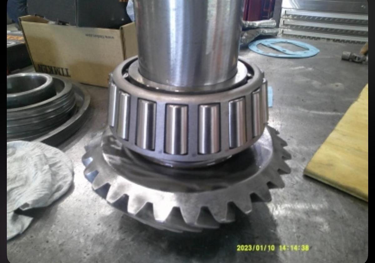 Refurbished AMARILLO GEAR CO. MDL. SL600A RIGHT ANGLE GEAR DRIVE REBUILT