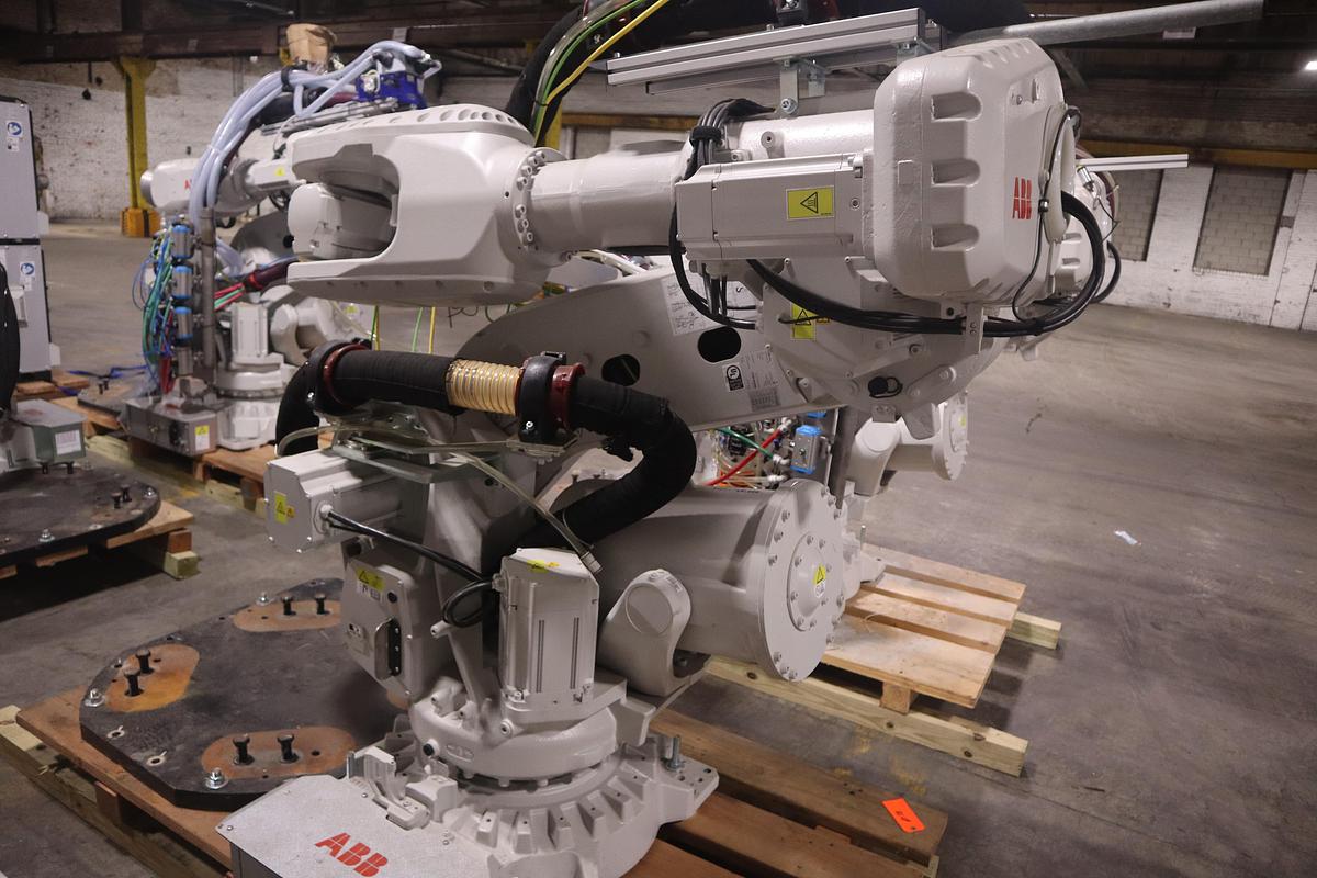 ABB MODEL IRB 6700-300/2.70 ROBOT 6-AXIS MANUFACTURED 2021