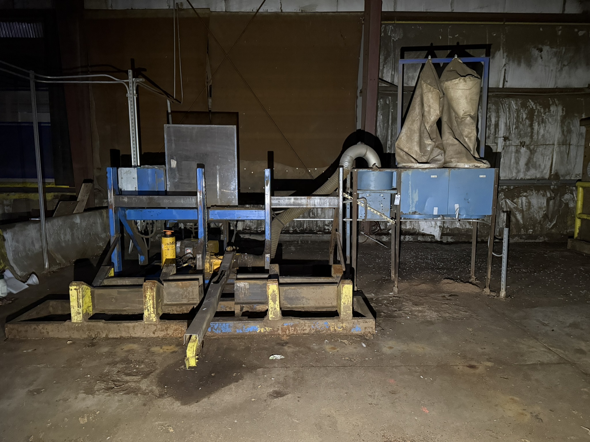 Used L-M EQUIPMENT CO PS150-7-404 ROLL SAW