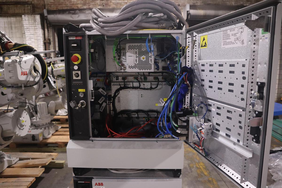 ABB MODEL IRB 6700-300/2.70 ROBOT 6-AXIS MANUFACTURED 2021 (8 AVAILABLE)