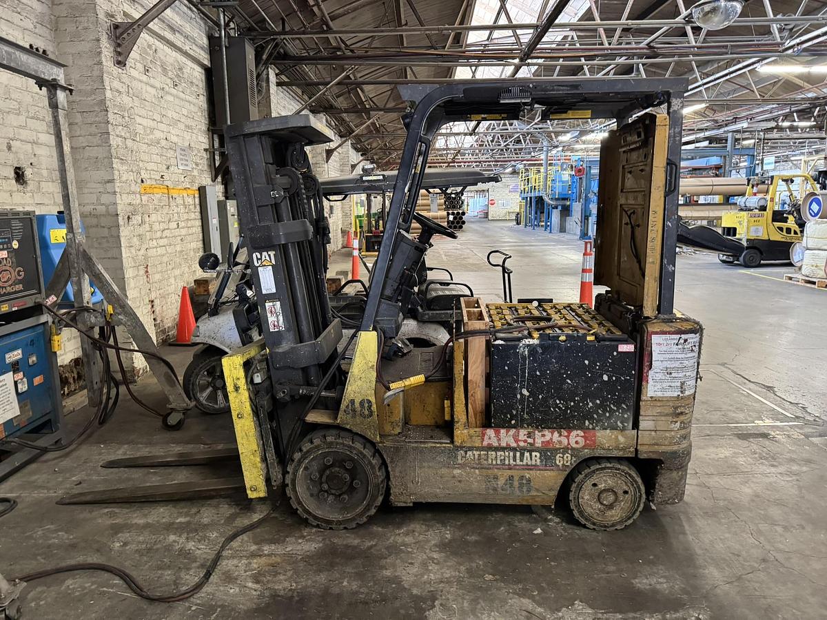 CATERPILLAR ELECTRIC FORKLIFT