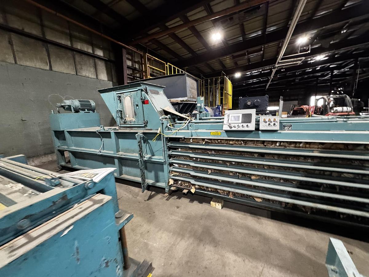 Used MAREN MODEL 72-S-0E-75 40HP HORIZONTAL AUTO-TIE BALER W/ MAREN MODEL 60 SHREDDER & CONVEYOR