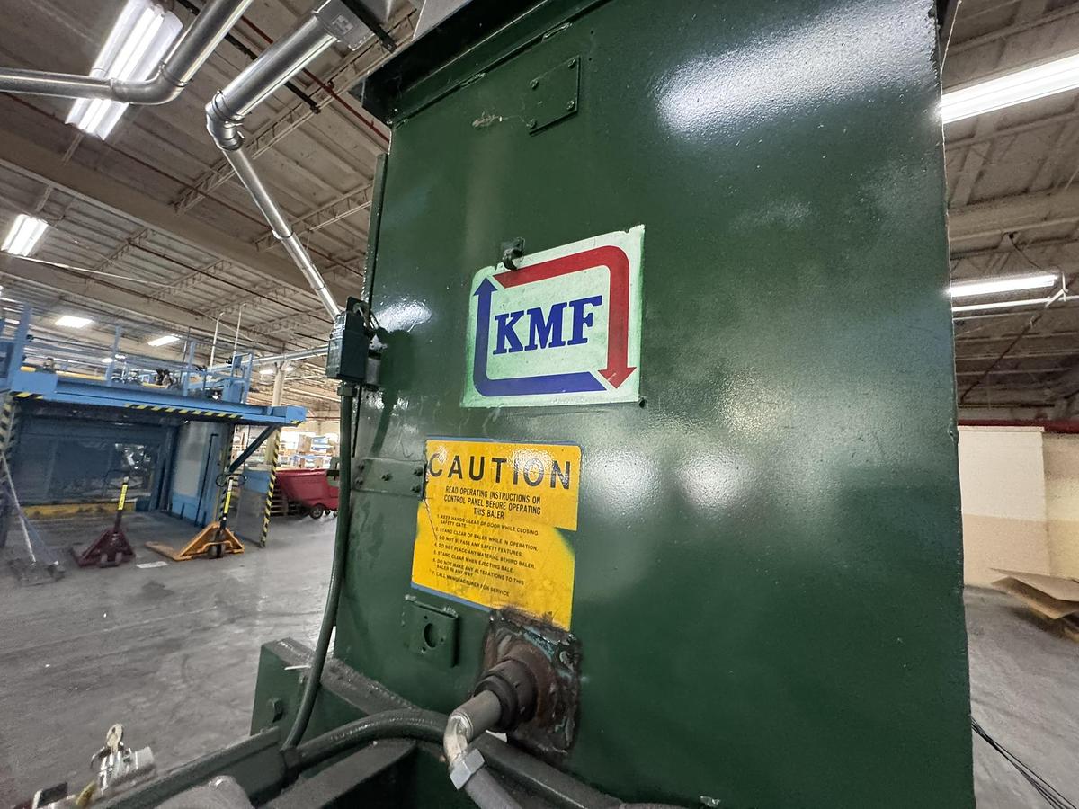 Used KMF HORIZONTAL CLOSED DOOR BALER