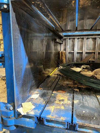 Used EXCEL EX-60 HORIZONTAL CLOSED DOOR BALER 20HP