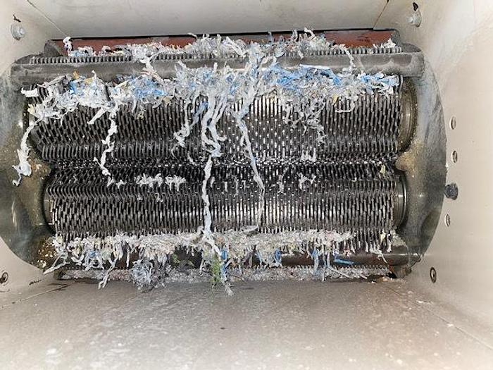 Used GBC SHREDMASTER /CONVEYOR 400