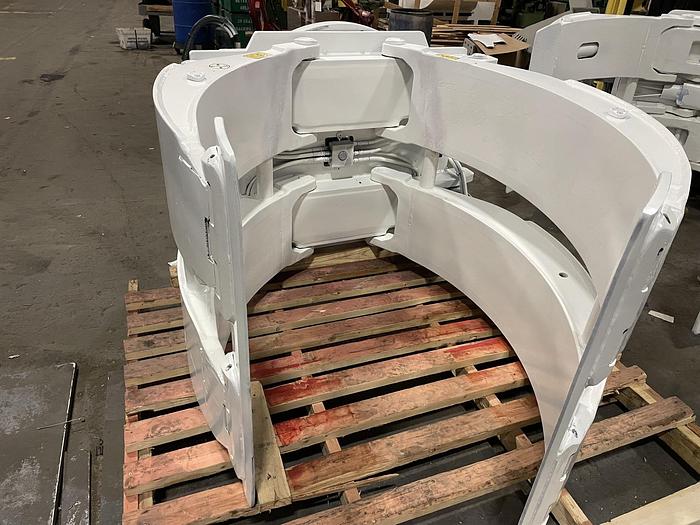 Used CASCADE 120F34684 82 INCH CLASS IV ROLL CLAMP