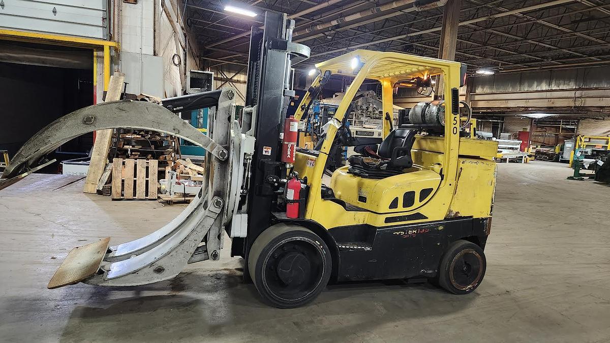 Used 15,500 POUND HYSTER MODEL S155FT FORKLIFT WITH 84" CASCADE EXTRA HEAVY PAPER ROLL CLAMP