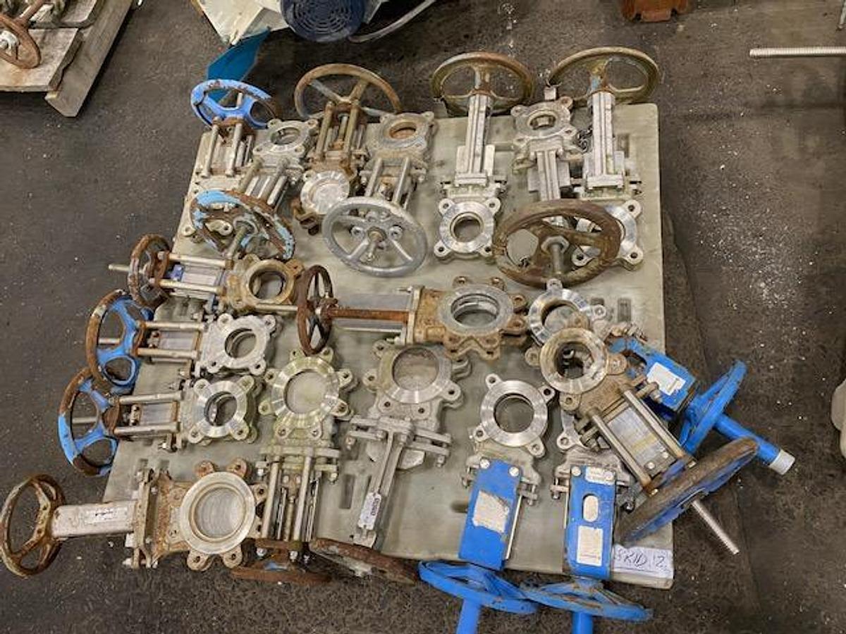 Used MANUAL 3" & 4" STAINLESS STEEL KNIFE GATE VALVES LOT OF (18) VELAN, ORBINOX, TL