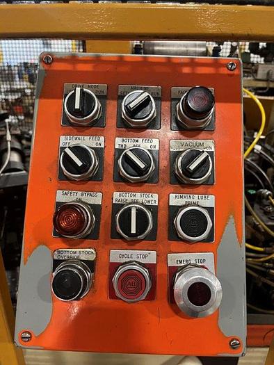 Used PAPER MACHIENRY CORPORATION MODEL PMC-1000 PAPER CUP MACHINE