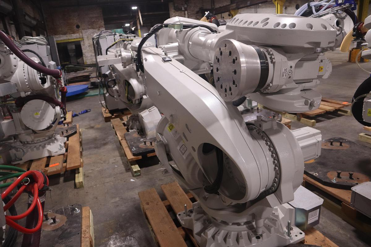 ABB MODEL IRB 6700-300/2.70 ROBOT 6-AXIS MANUFACTURED 2021