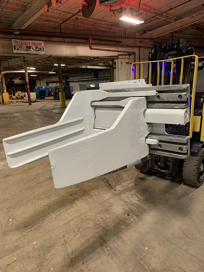 Used CASCADE BALE CLAMP ATTACHMENT CLASS III (ORIGINALLY ON 8,000 POUND FORKLIFT)