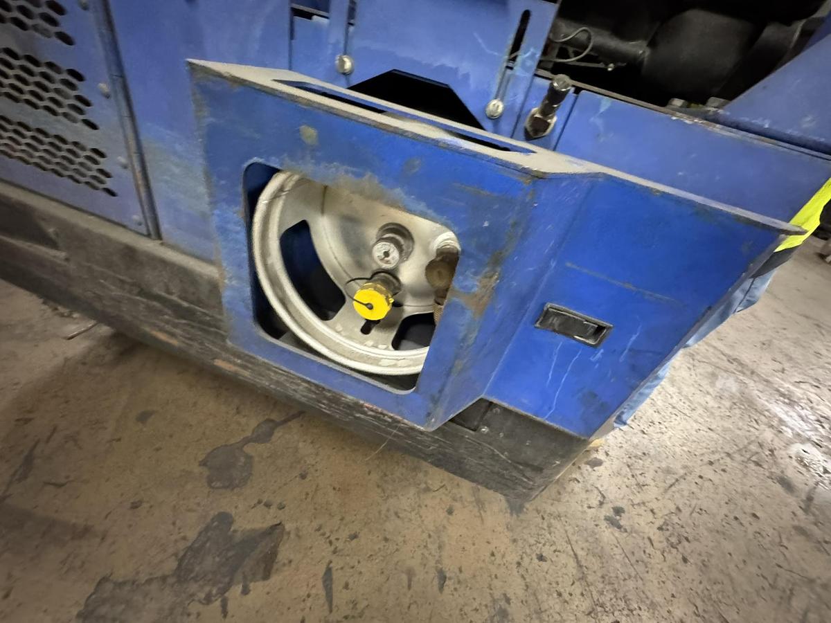 Used AMERICAN LINCOLN TECHNOLOGY FLOOR SWEEPER MODEL 579-541