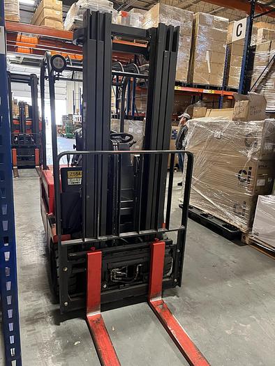 Used RAYMOND 445-C35TT 3500LB CAPACITY ELECTRIC FORKLIFT SIDESHIFT 3-STAGE MAST