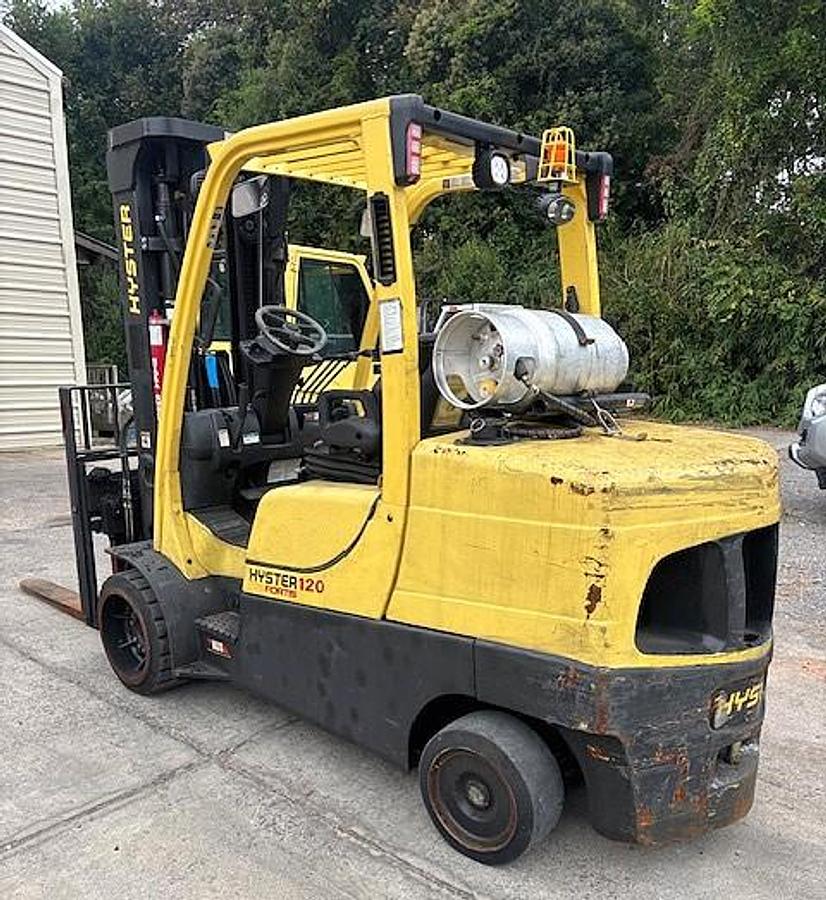 Used 12,000 POUND HYSTER S120FT MFG 2016