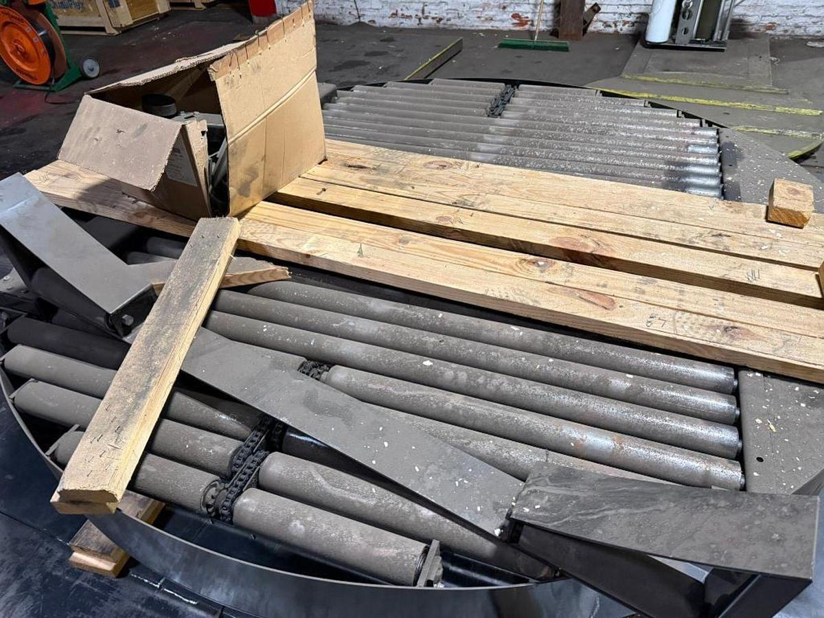 Used HYTROL MODEL 26CRPT POWERED TURNTABLE