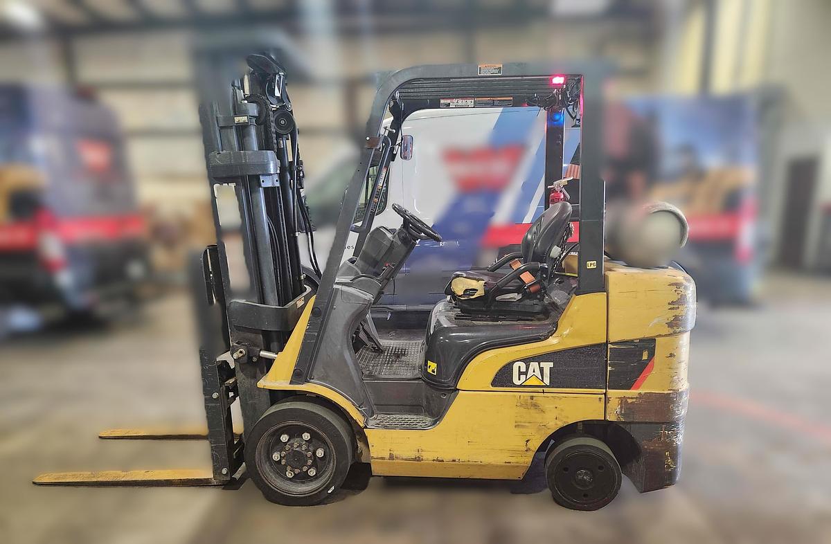 Used 6,000 LB CAT MODEL 2C6000 LH88"/RH200" MFG 2020