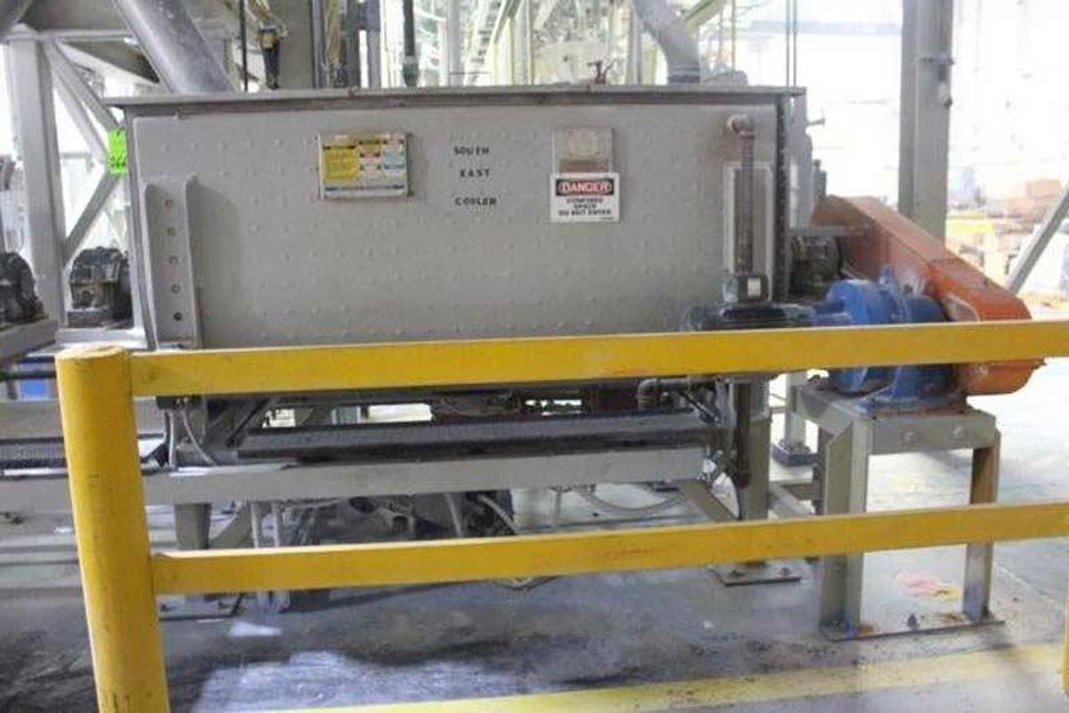 Used 87 CUBIC FOOT CAPACITY DAY MIXING DOUBLE RIBBON MIXER STAINLESS STEEL