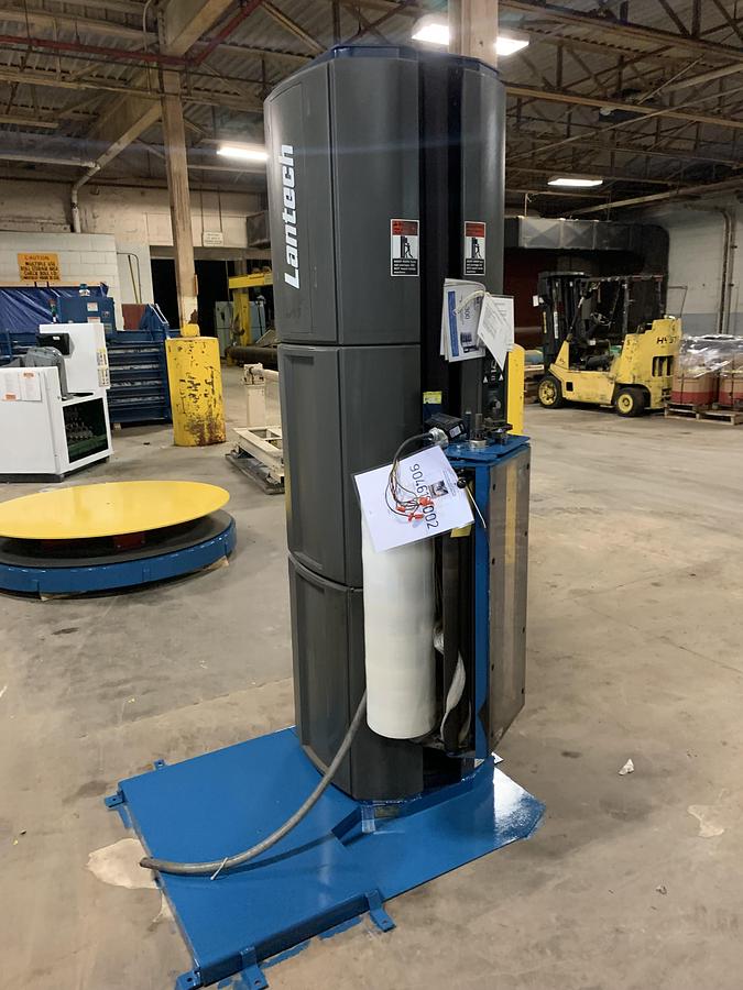 Used LANTECH Q300 PALLET STRETCH WRAPPER MANUFACTURED 2006