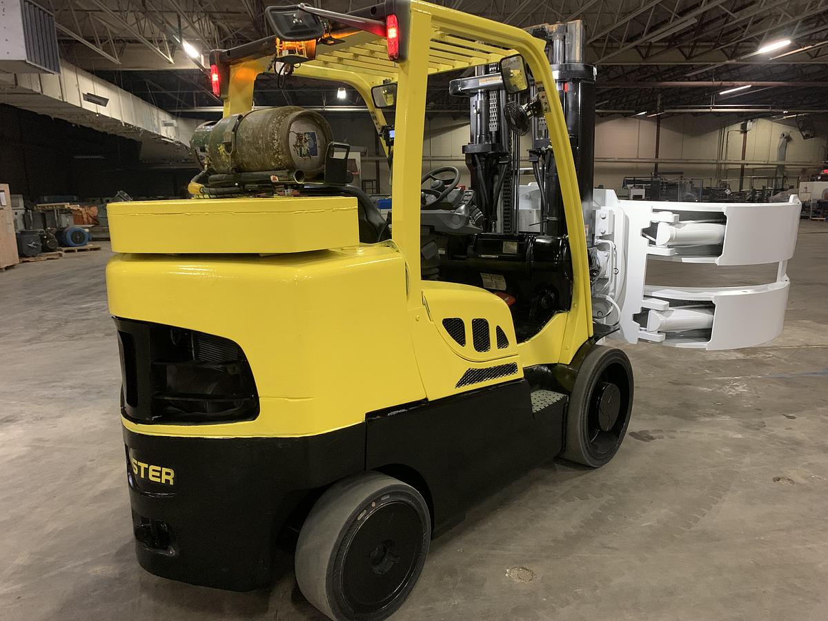 Used 15,500LB. HYSTER MDL S155FT LH/RHWITH 84" CASCADE EXTRA HEAVY CASCADE PAPER ROLL CLAMP MFG 2019