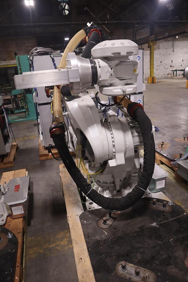 ABB MODEL IRB 6700-300/2.70 ROBOT 6-AXIS MANUFACTURED 2021