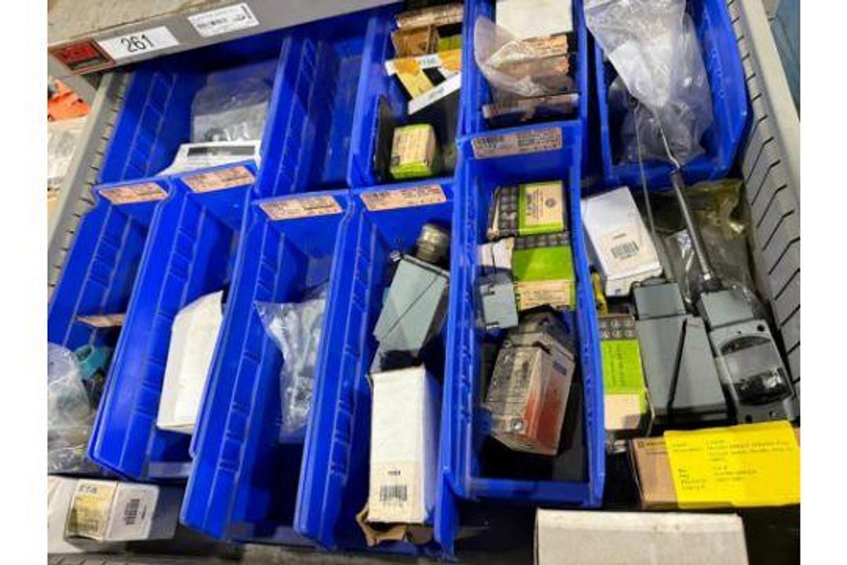 Used LYON 7 DRAWER TOOL CABINET CONTENTS NOT INCLUDED