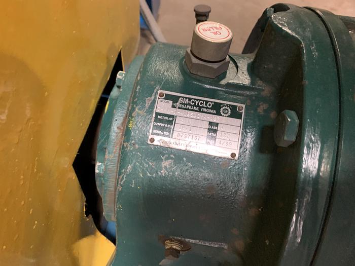 Used SHRED-TECH SHREDDER WITH TWIN 40 HP MOTORS WITH CONVEYOR