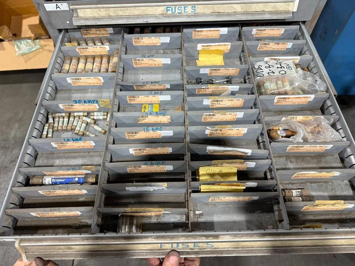 Used LYON MSSII 10 DRAWR TOOL CABINET CONTENTS NOT INCLUDED