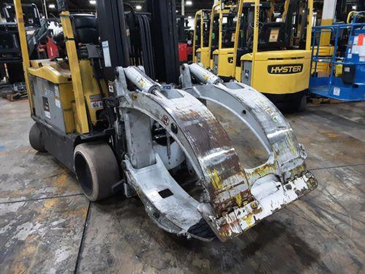 Used 60" CLASS III CASCADE ROLL CLAMP MODEL 25H-RCP-BX07-006