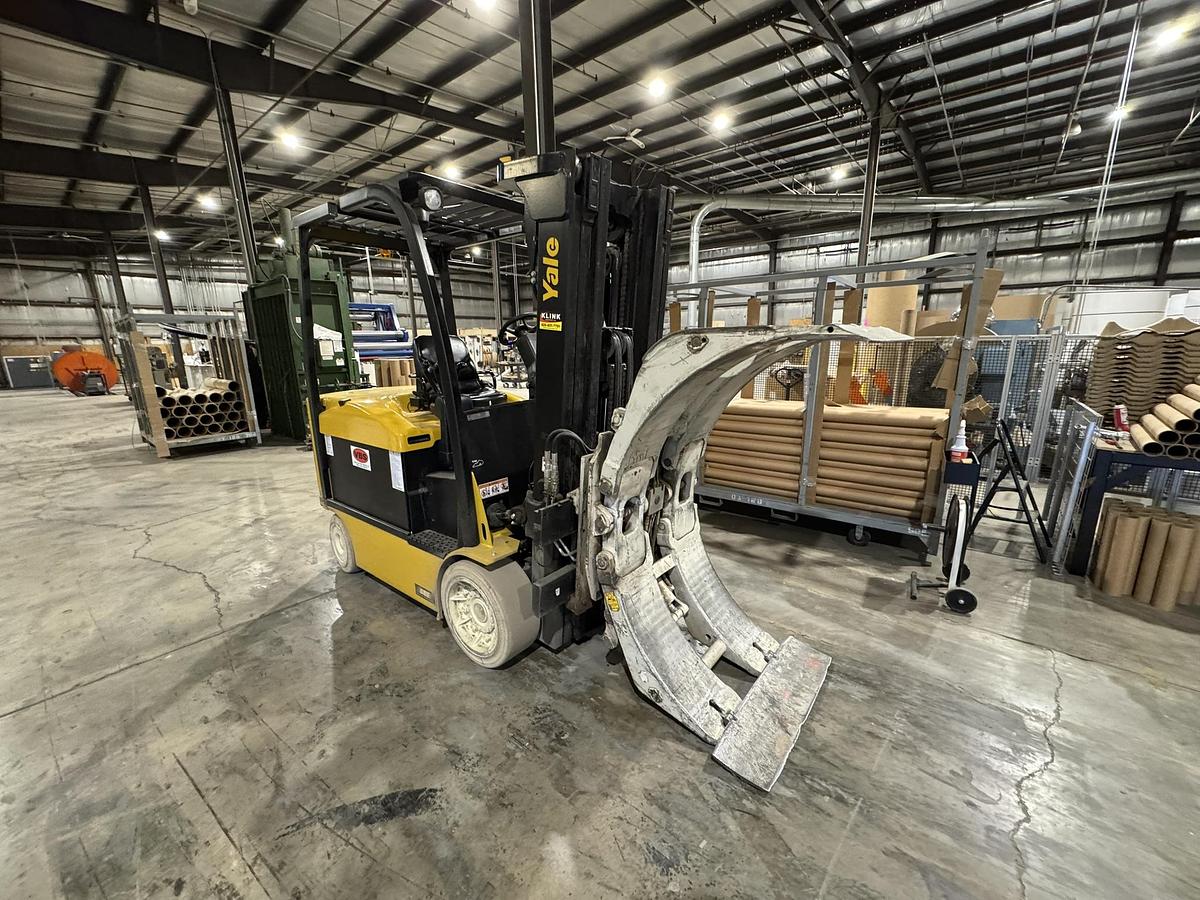 Used 8000 LB YALE ELECTRIC ROLL CLAMP TRUCK WITH CASCADE CLAMP MODEL ERC080VHN48TE092