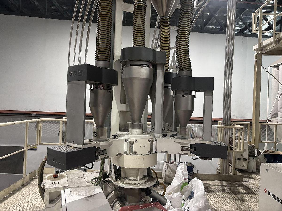 Used 94.5"(2400mm) WIDE WINDMOLLER & HOLSCHER MODEL FILMEX 3 LAYER CAST FILM LINE
