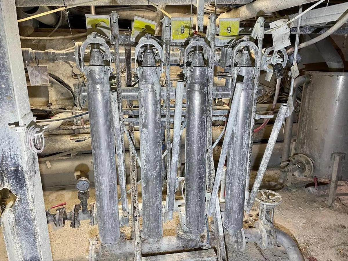 Used RONNINGEN - PETTER BANK OF FOUR WATER FILTERS