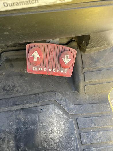 Used 12,000 POUND HYSTER S120FT-PRS FORKLIFT TWO STAGE MAST