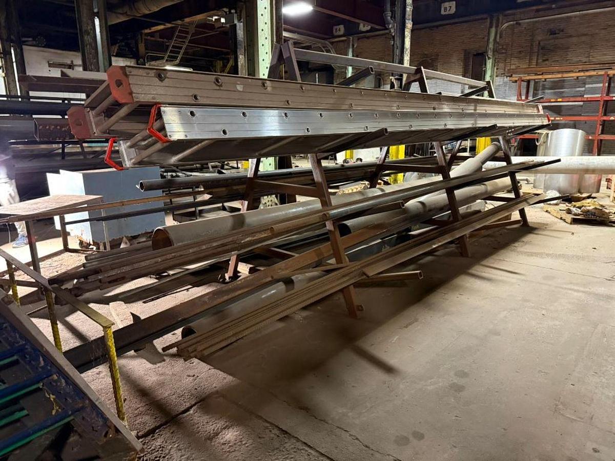 Used LARGE AMOUNT OF CAST, STAINLESS STEEL, ALUMINUM, GALVINIZED AND PVC PIPES