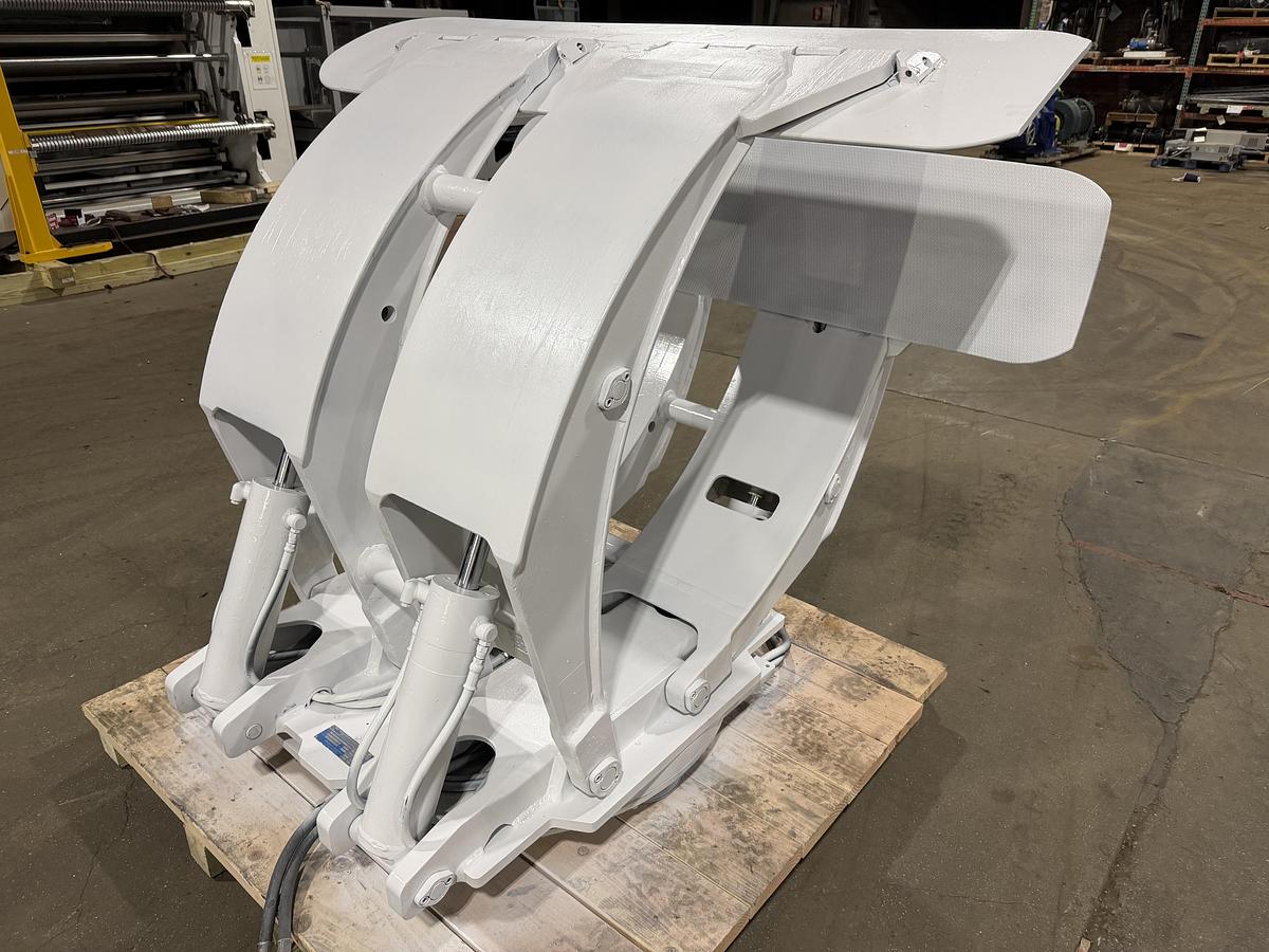 Used 72" CASCADE MODEL 90F-RCP-323 PAPER ROLL CLAMP