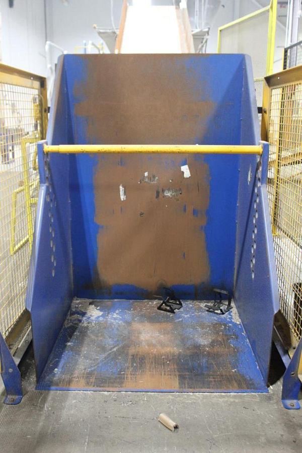 Used 75 HP RETECH SINGLE KNIFE SHREDDER WITH CONVEYOR