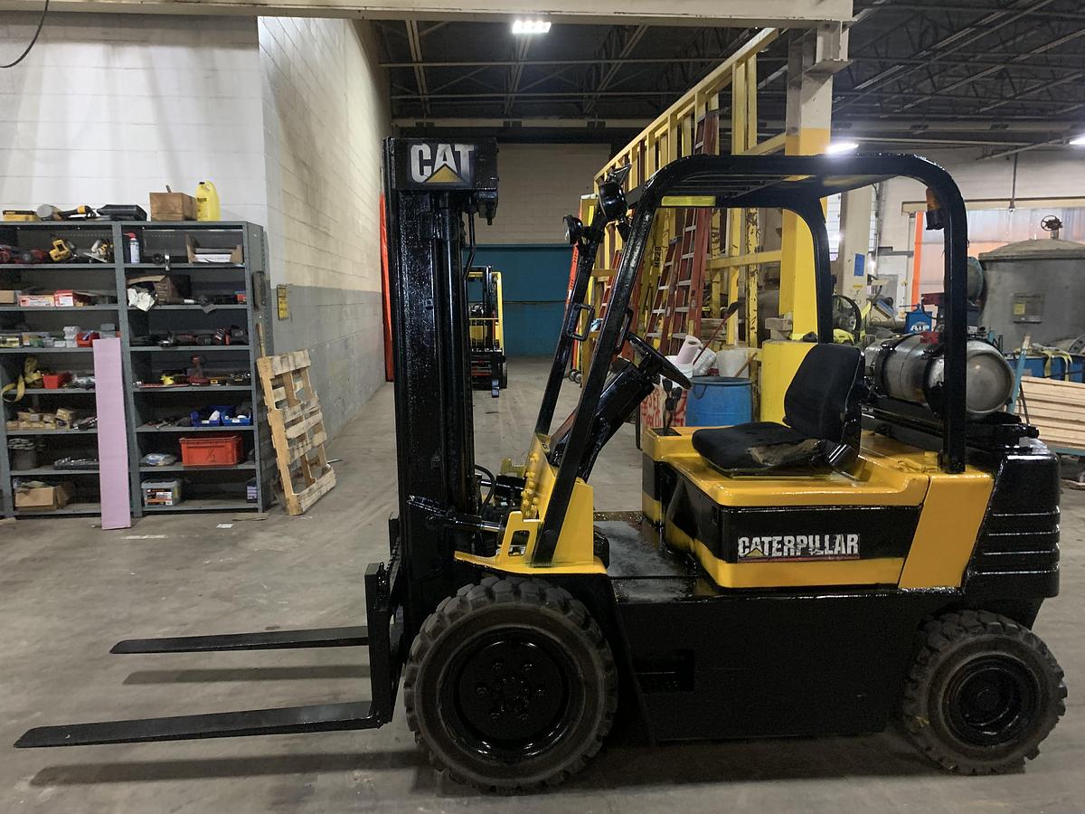 Used 5,000 LB. CATERPILLAR MDL V50E 3-STAGE MAST LH92"/RH173" 4-WAY HYDRAULIC VALVE CLASS IV