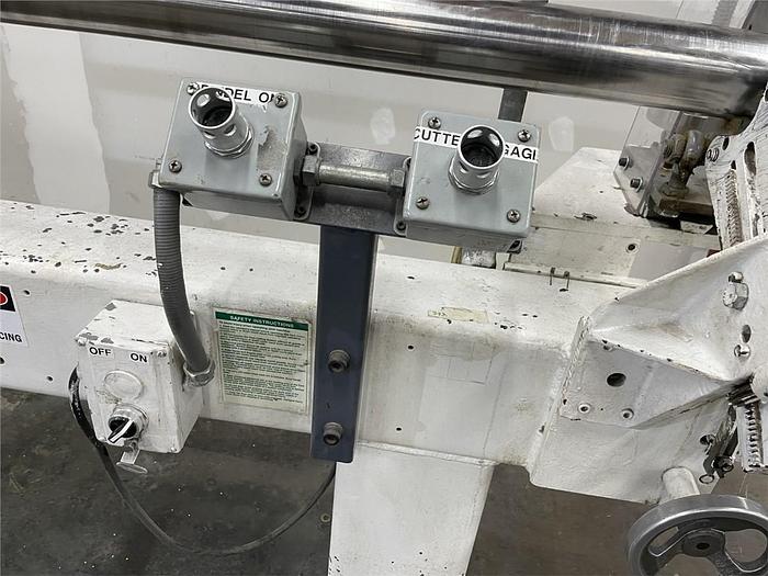 Used 120" APPLETON MENASHA 3" CORE CUTTER SEMI AUTOMATIC MODEL S200