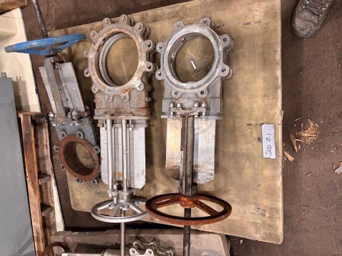 Used MANUAL STAINLESS STEEL SLIDE GATE VALVES LOT OF (13)