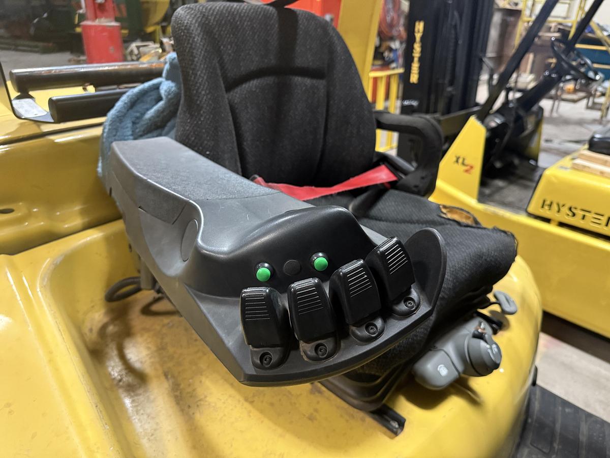 Used 15,500 POUND LB. HYSTER MODEL S155FT-32 WITH 75" CASCADE CLAMP SINGLE STAGE MAST LOW HOURS 2,800 EXTRA HEAVY LIFT CAPACITY 12,500 POUNDS