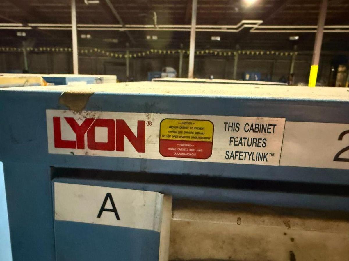 Used LYON 11 DRAWER TOOL CABINET