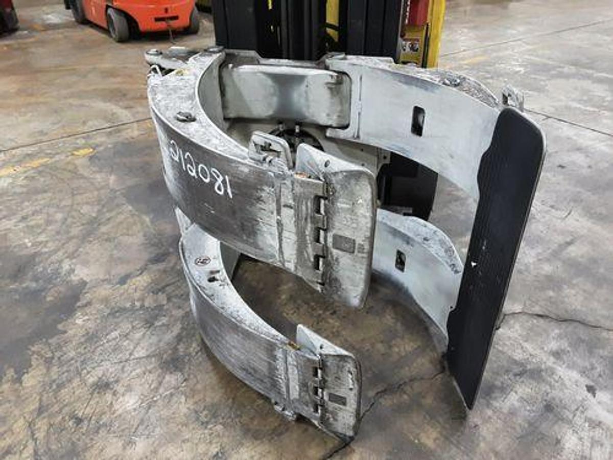 Used 60" CASCADE MODEL 33H-RDP CLASS III PAPER ROLL CLAMP 6,600 POUND LOAD CENTER 