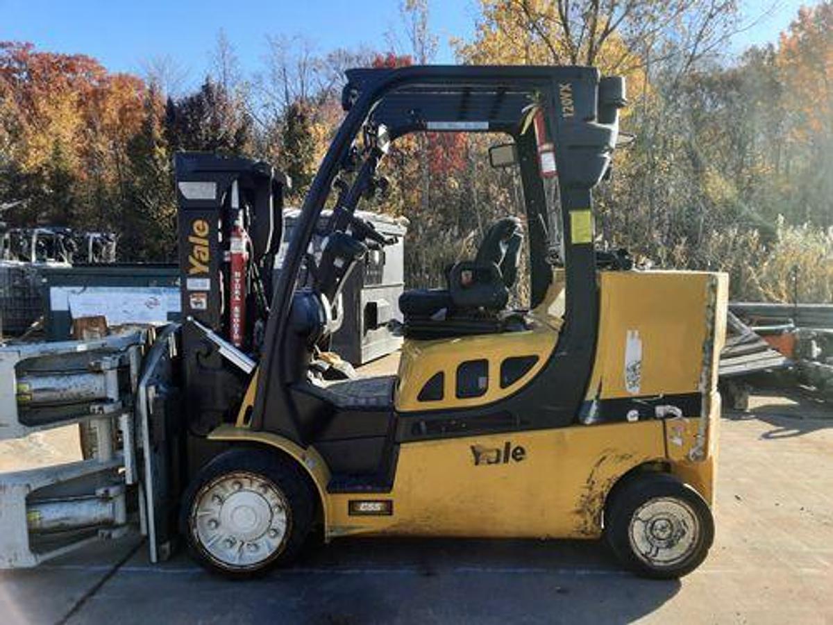 Used 12000 LB YALE MODEL GLC120 4-WAY HYDRAULICS ROLL CLAMP READY