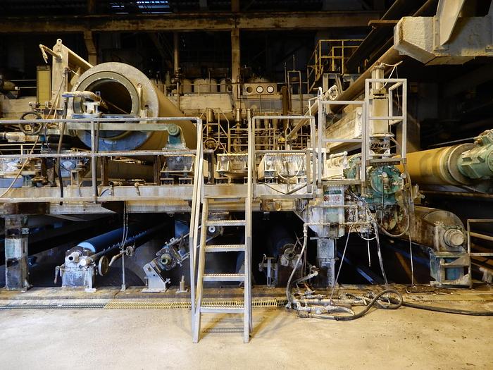Used 156" (3.92M) TRIM FOURDRINIER PAPER MACHINE 2,200 FPM NEW ALLEN BRADLEY DRIVE SYSTEM IN 2008 50/60 HZ