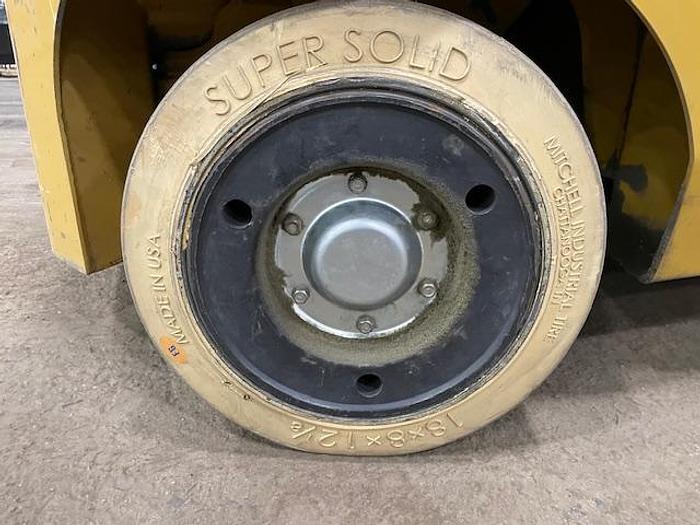 Used 2011 CATERPILLAR GC55K 12000LB CAPACITY ROLL CLAMP TRUCK 72" ROLL CLAMP TRUCK